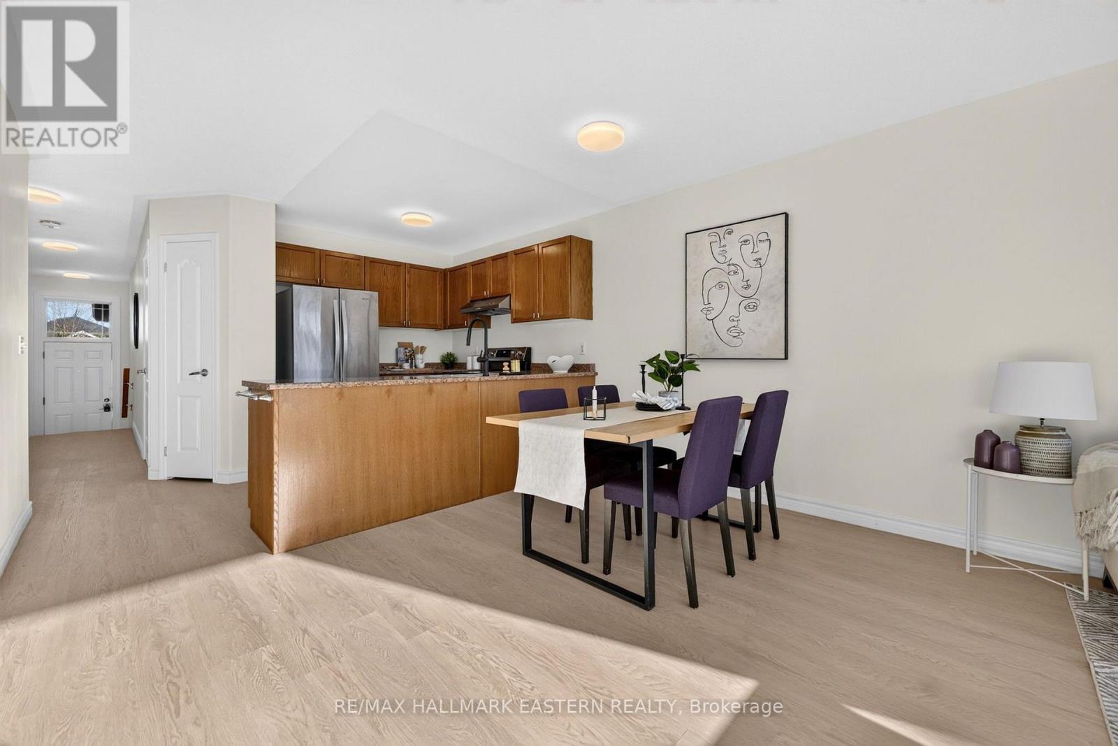 656 Clancy Crescent Property Photo 8