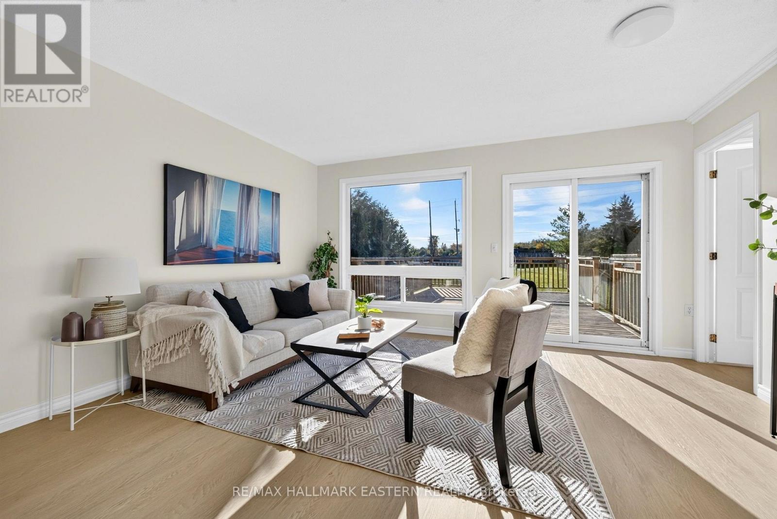 656 Clancy Crescent Property Photo 9