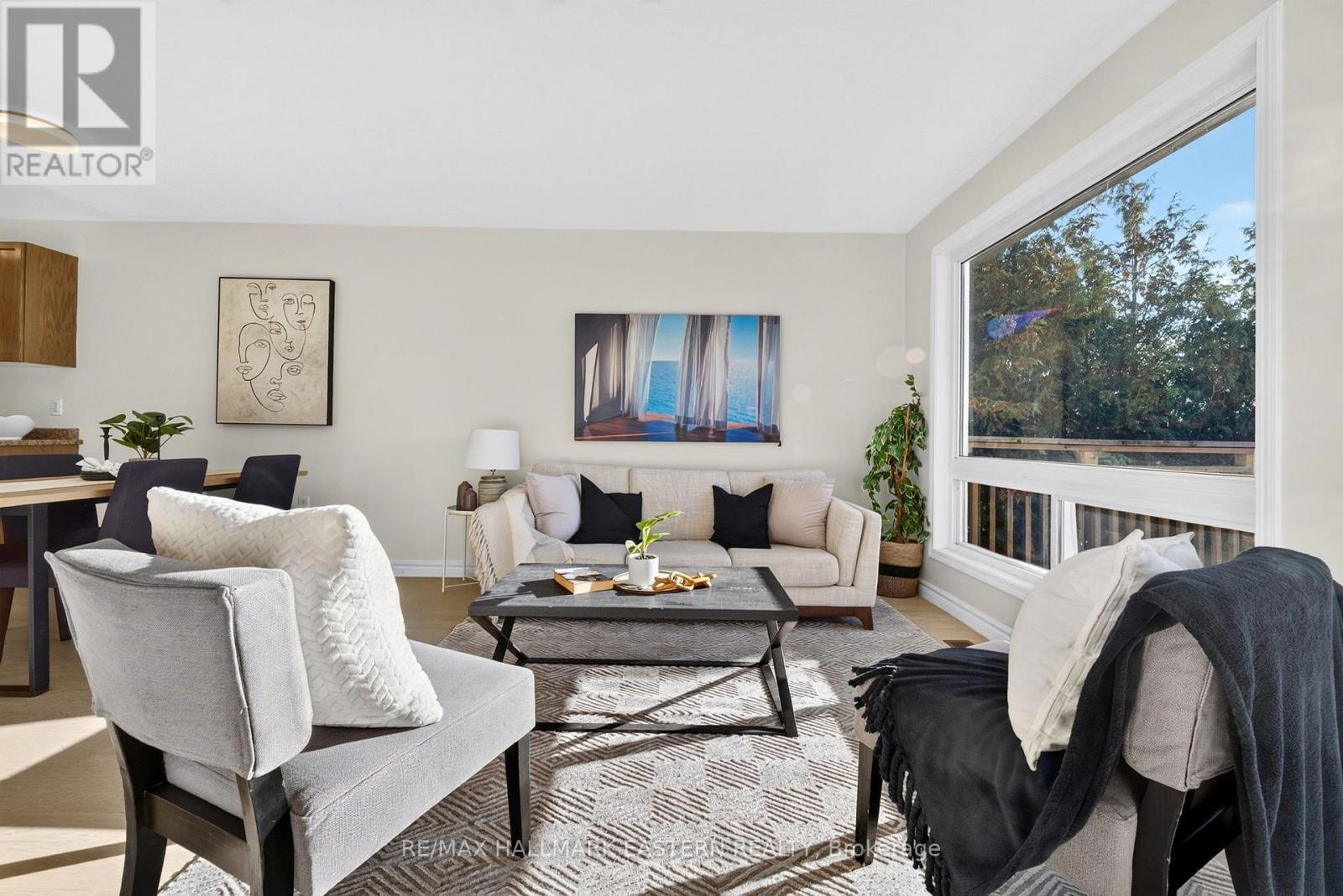 656 Clancy Crescent Property Photo 11