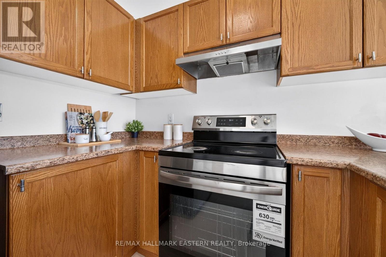 656 Clancy Crescent Property Photo 15