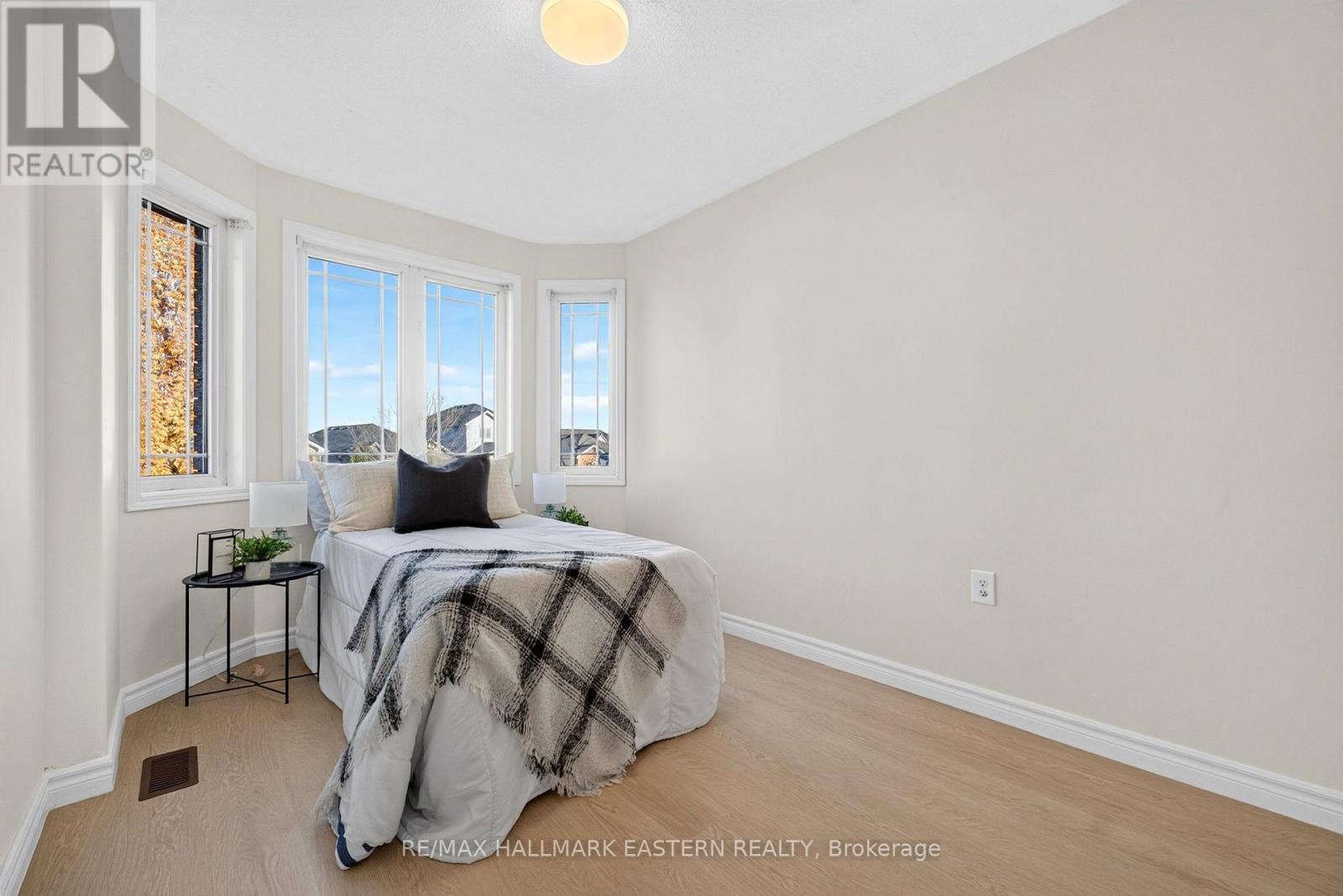 656 Clancy Crescent Property Photo 19