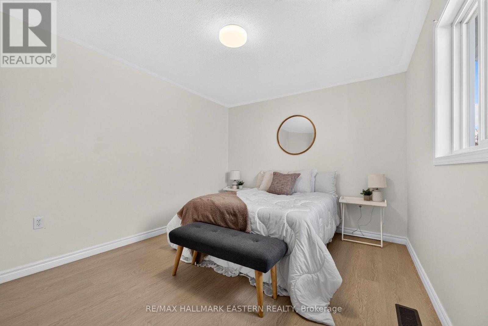 656 Clancy Crescent Property Photo 22