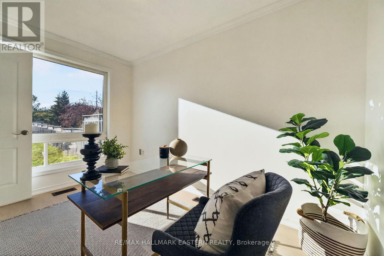 656 Clancy Crescent Property Photo 25