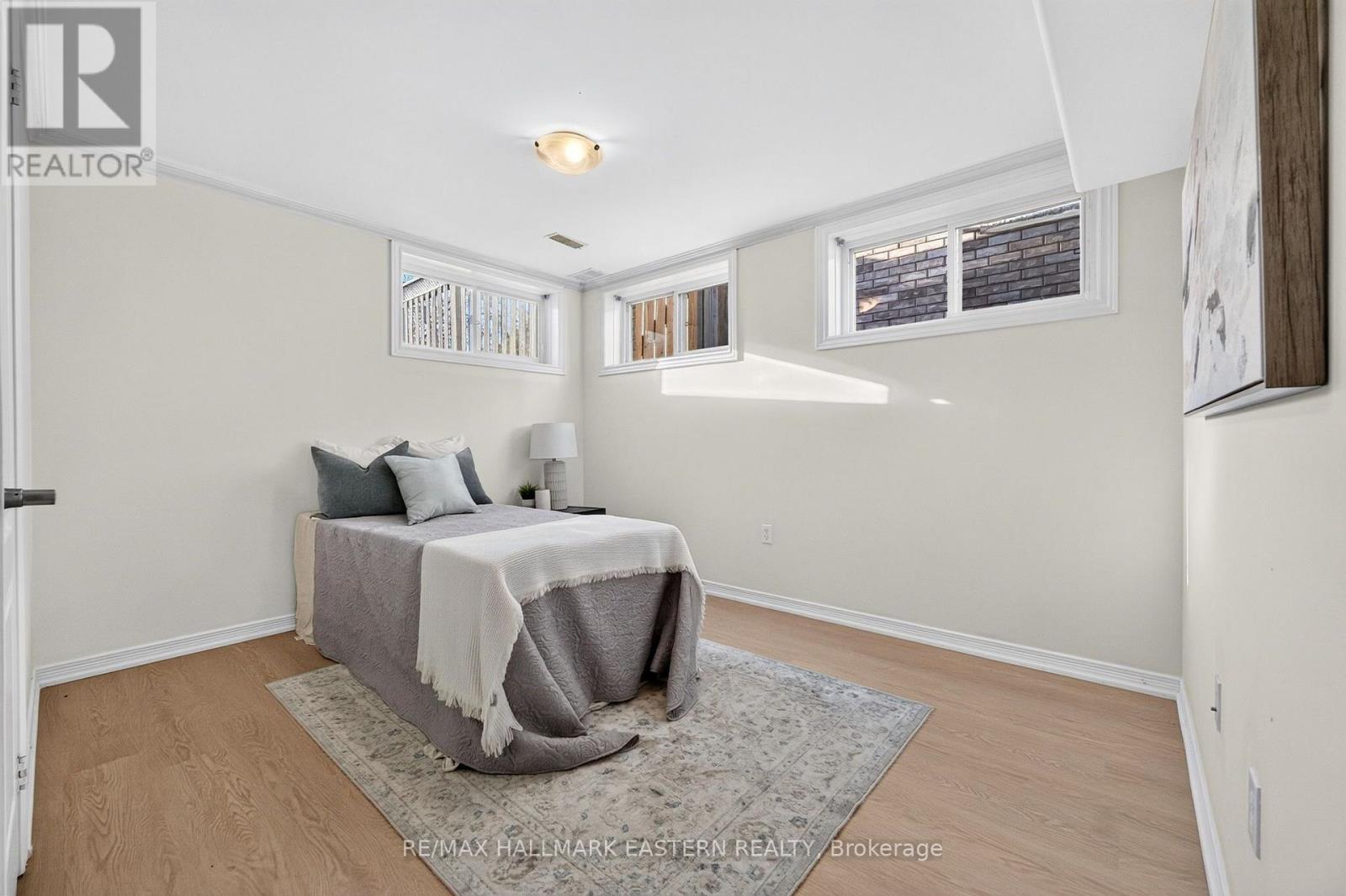 656 Clancy Crescent Property Photo 32