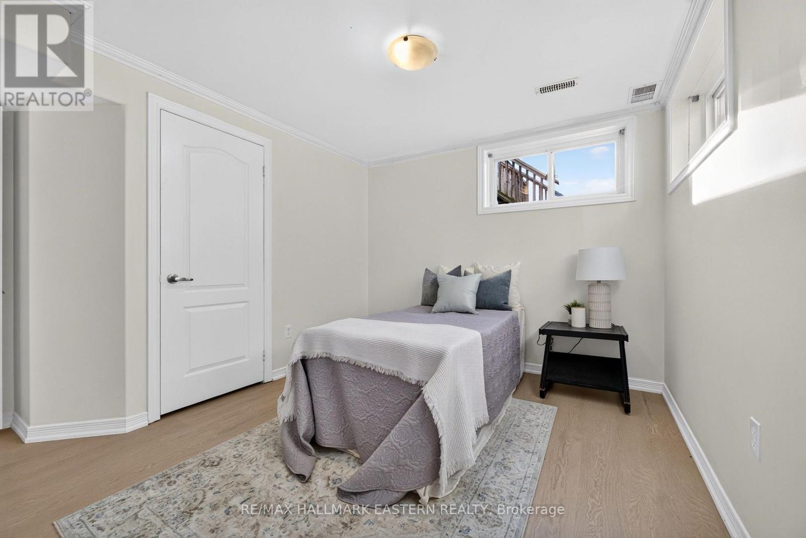 656 Clancy Crescent Property Photo 33