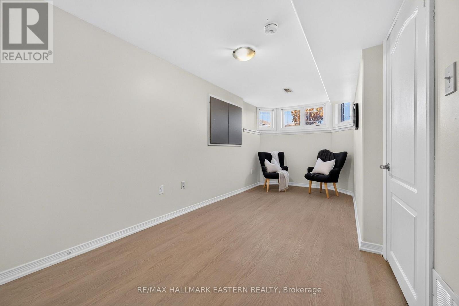 656 Clancy Crescent Property Photo 38