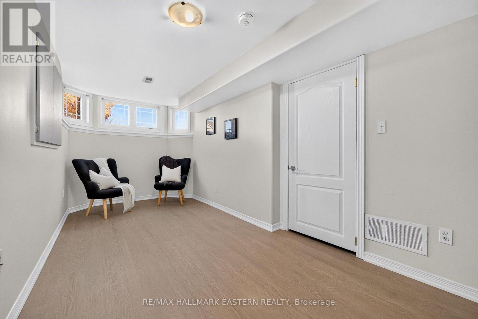 656 Clancy Crescent Property Photo 39