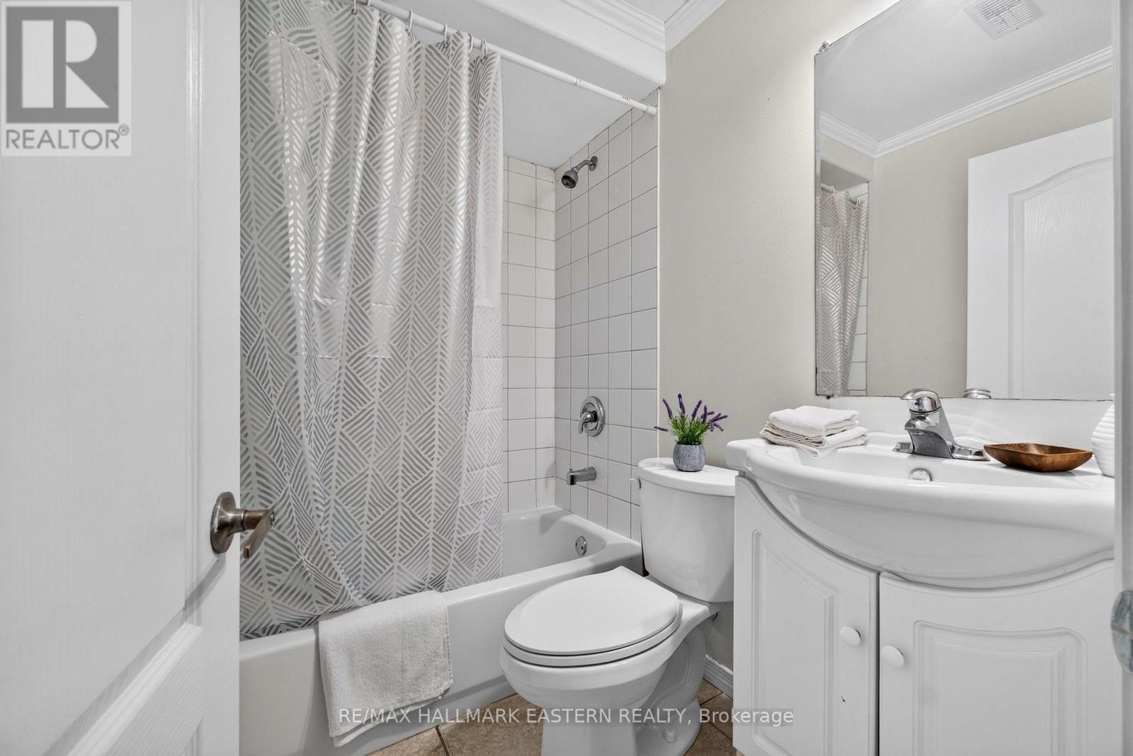656 Clancy Crescent Property Photo 41