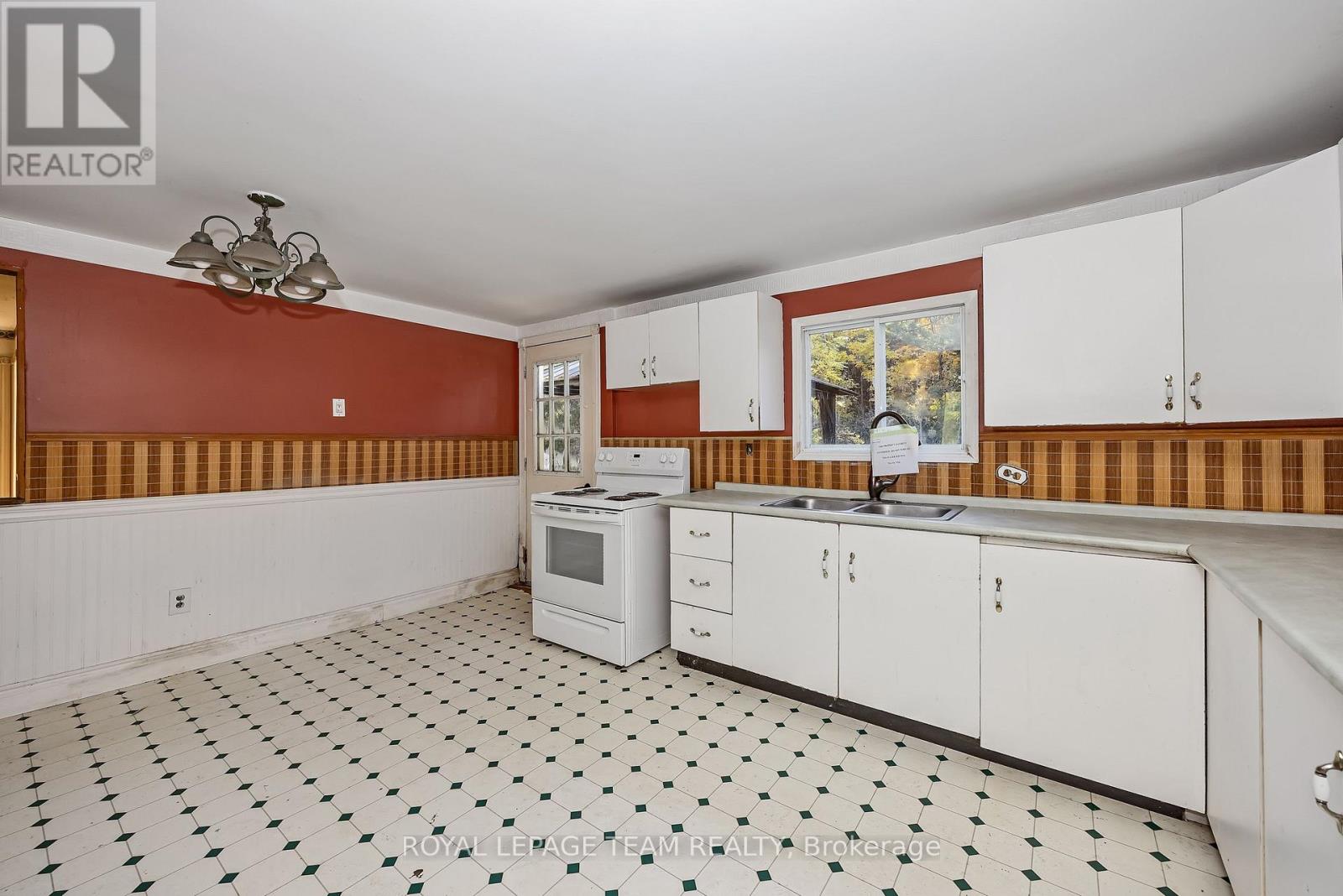 641 Harper Road Property Photo 16