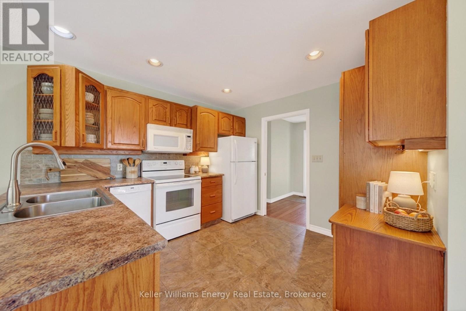 658 Ridge Road Property Photo 13