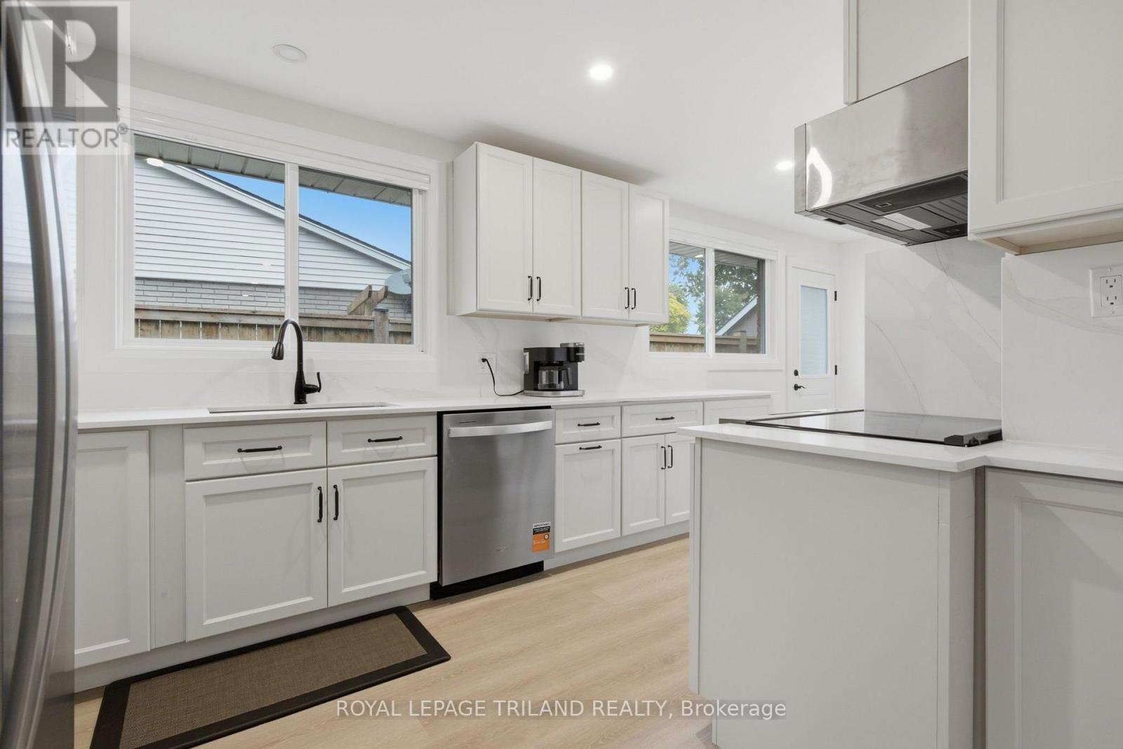 Upper - 27 Aldborough Avenue Property Photo 2