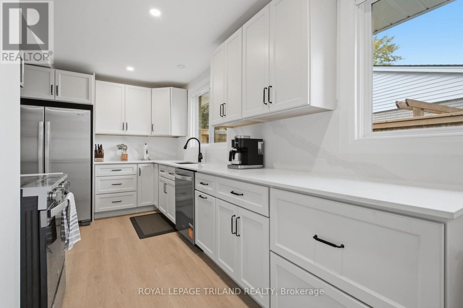 Upper - 27 Aldborough Avenue Property Photo 4