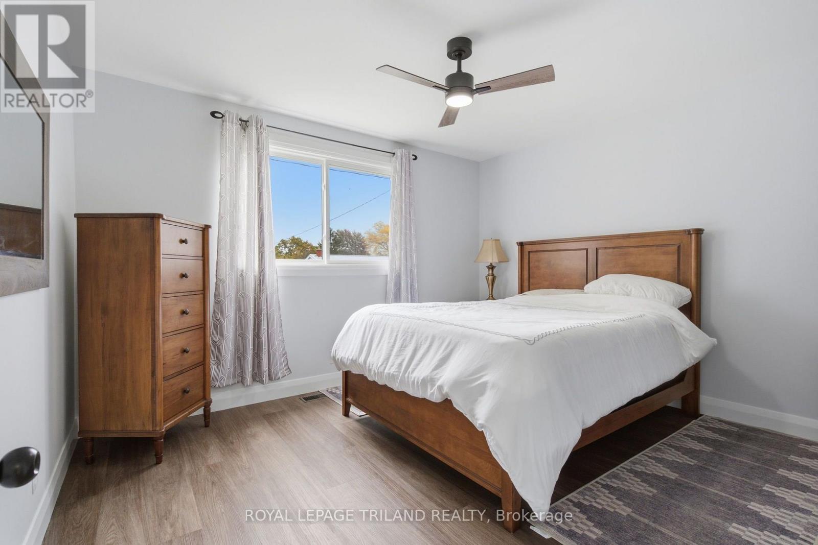 Upper - 27 Aldborough Avenue Property Photo 17