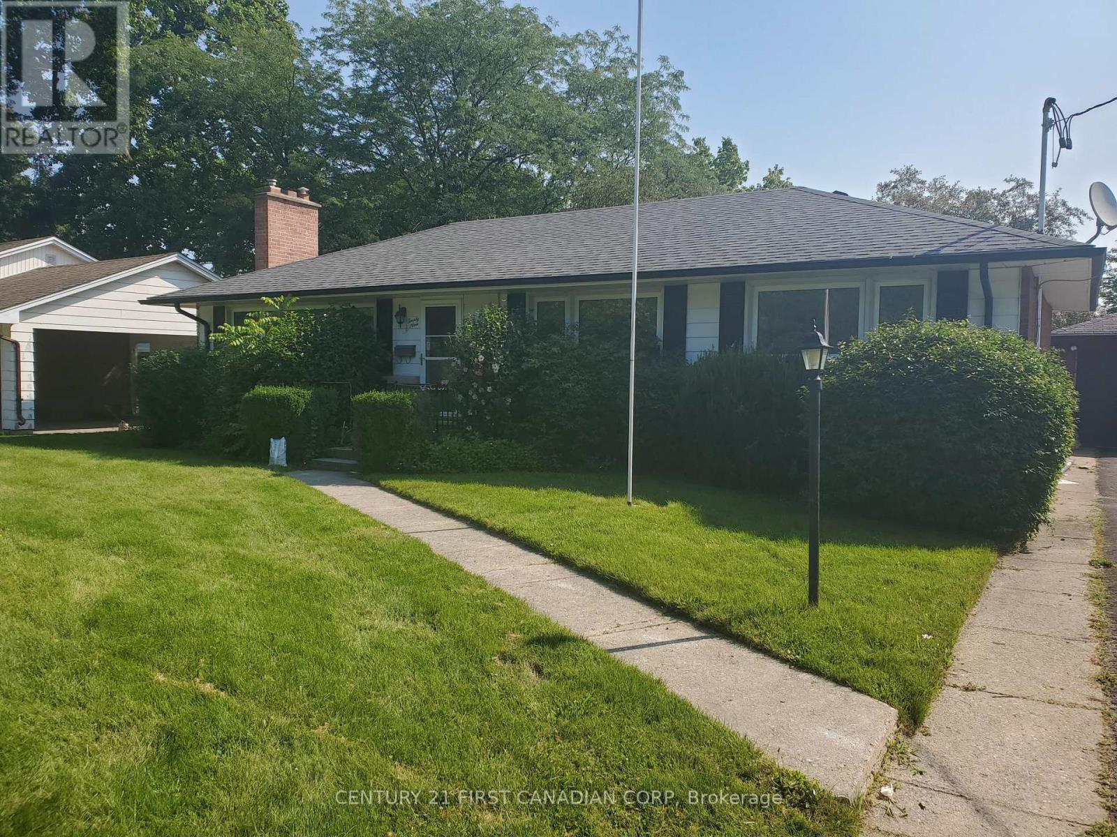 Upper - 29 Ford Crescent Property Photo 1