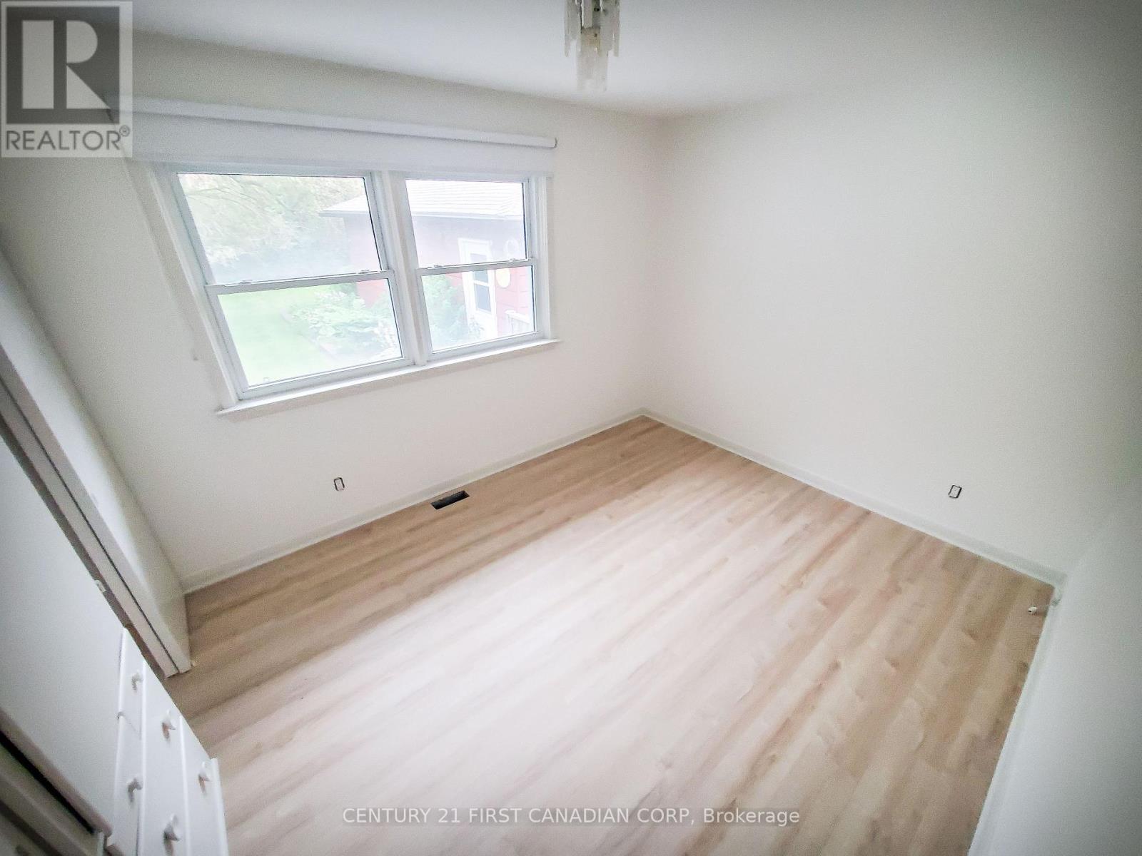 Upper - 29 Ford Crescent Property Photo 5