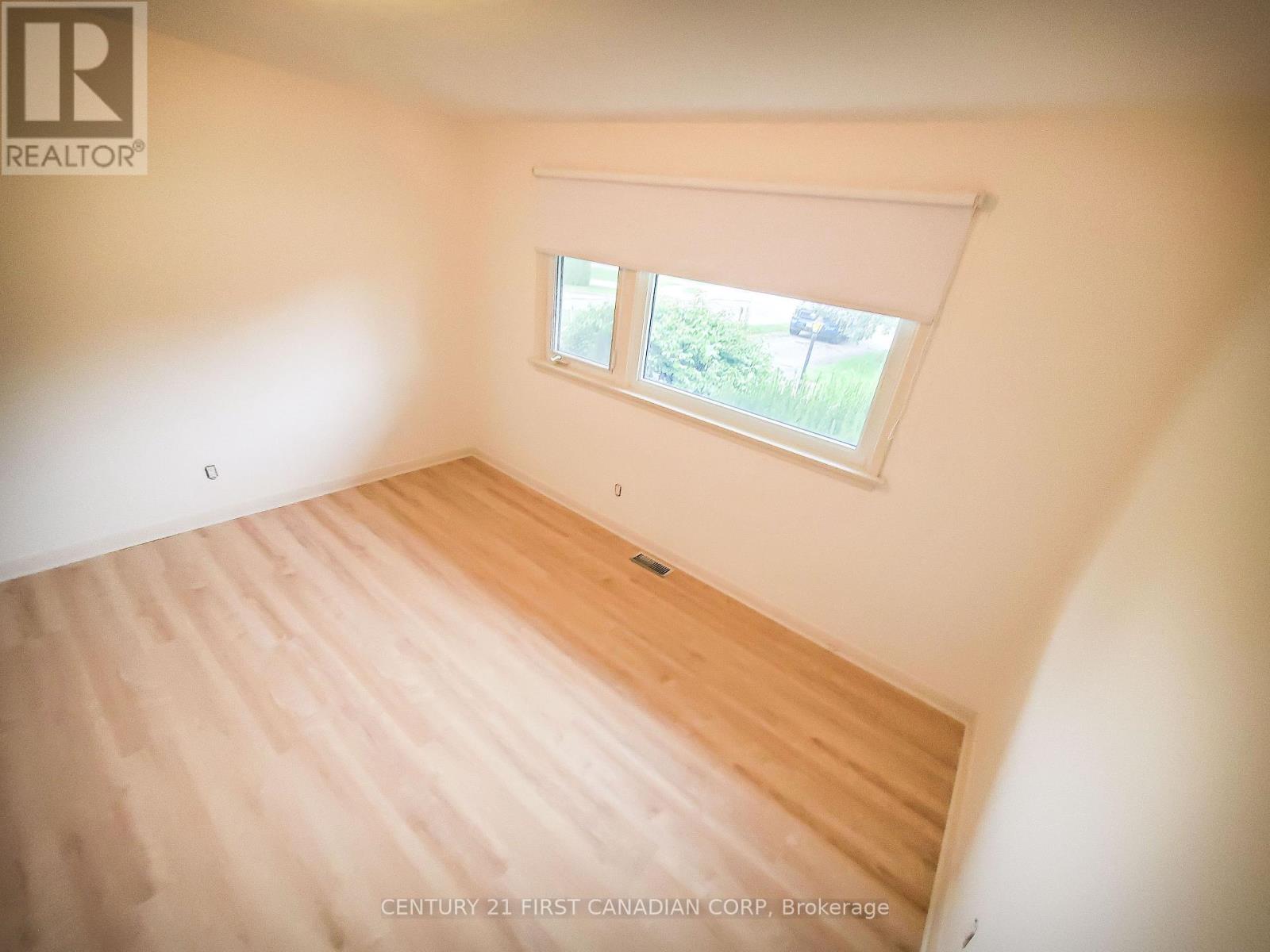 Upper - 29 Ford Crescent Property Photo 6