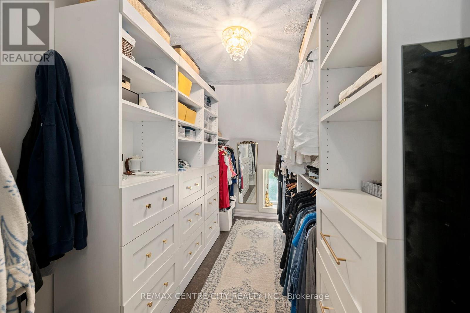 337 George Street Property Photo 23