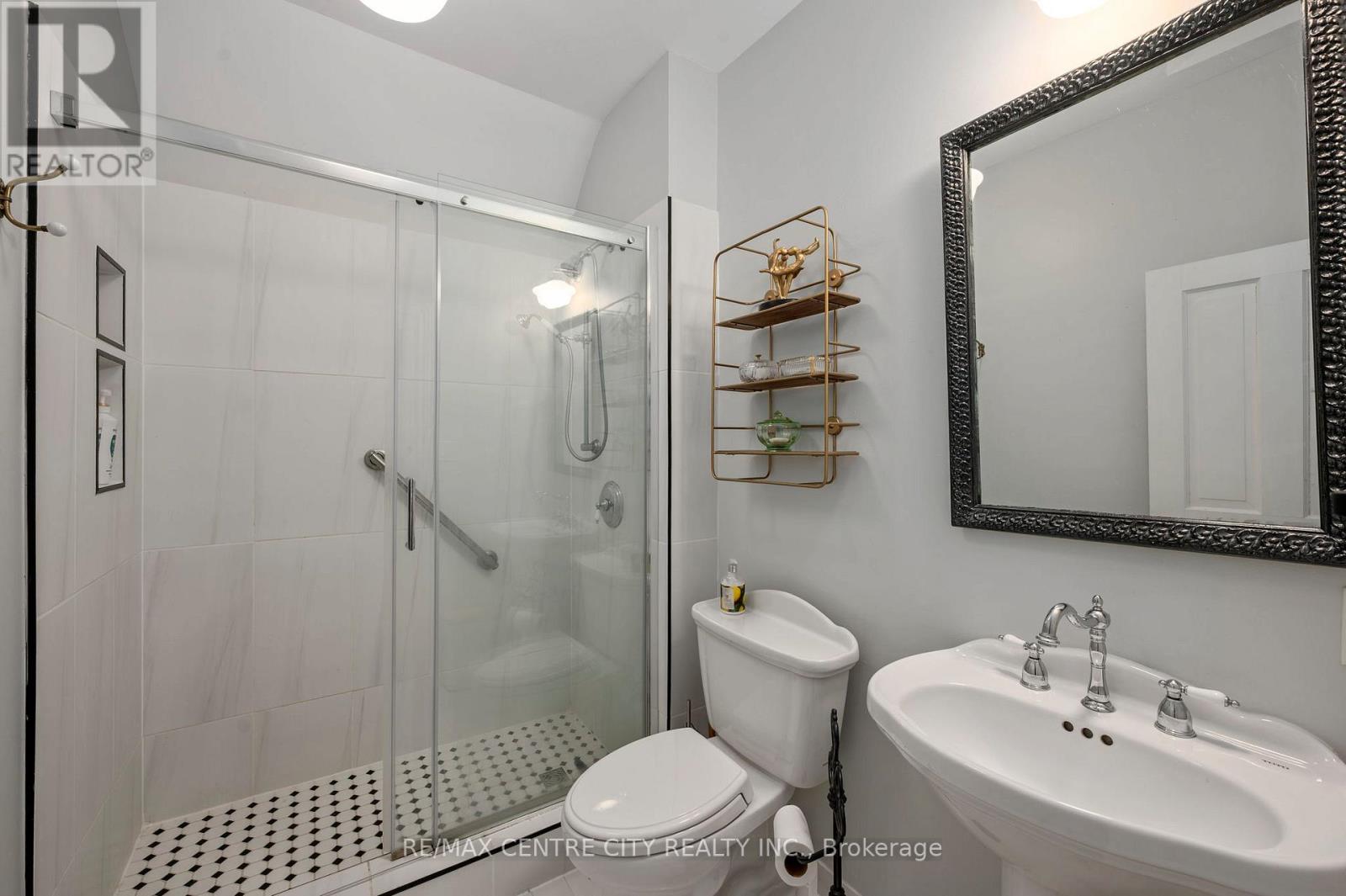 337 George Street Property Photo 25