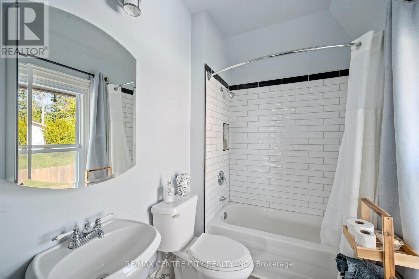 337 George Street Property Photo 27