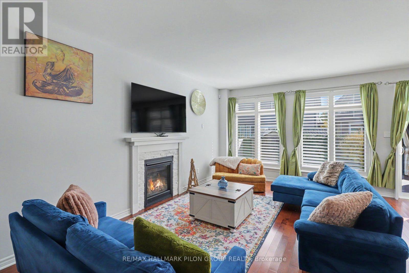 557 Silverbell Crescent Property Photo 7