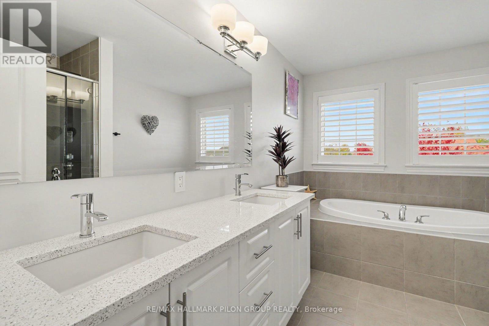 557 Silverbell Crescent Property Photo 15