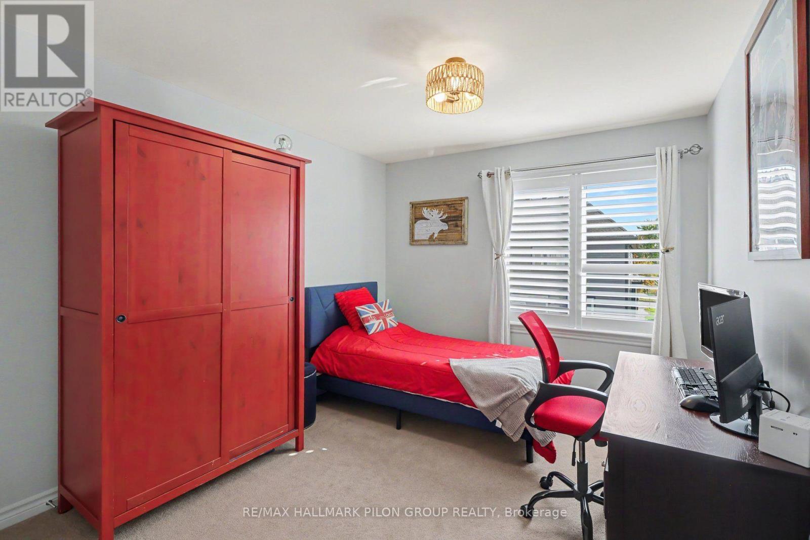 557 Silverbell Crescent Property Photo 18