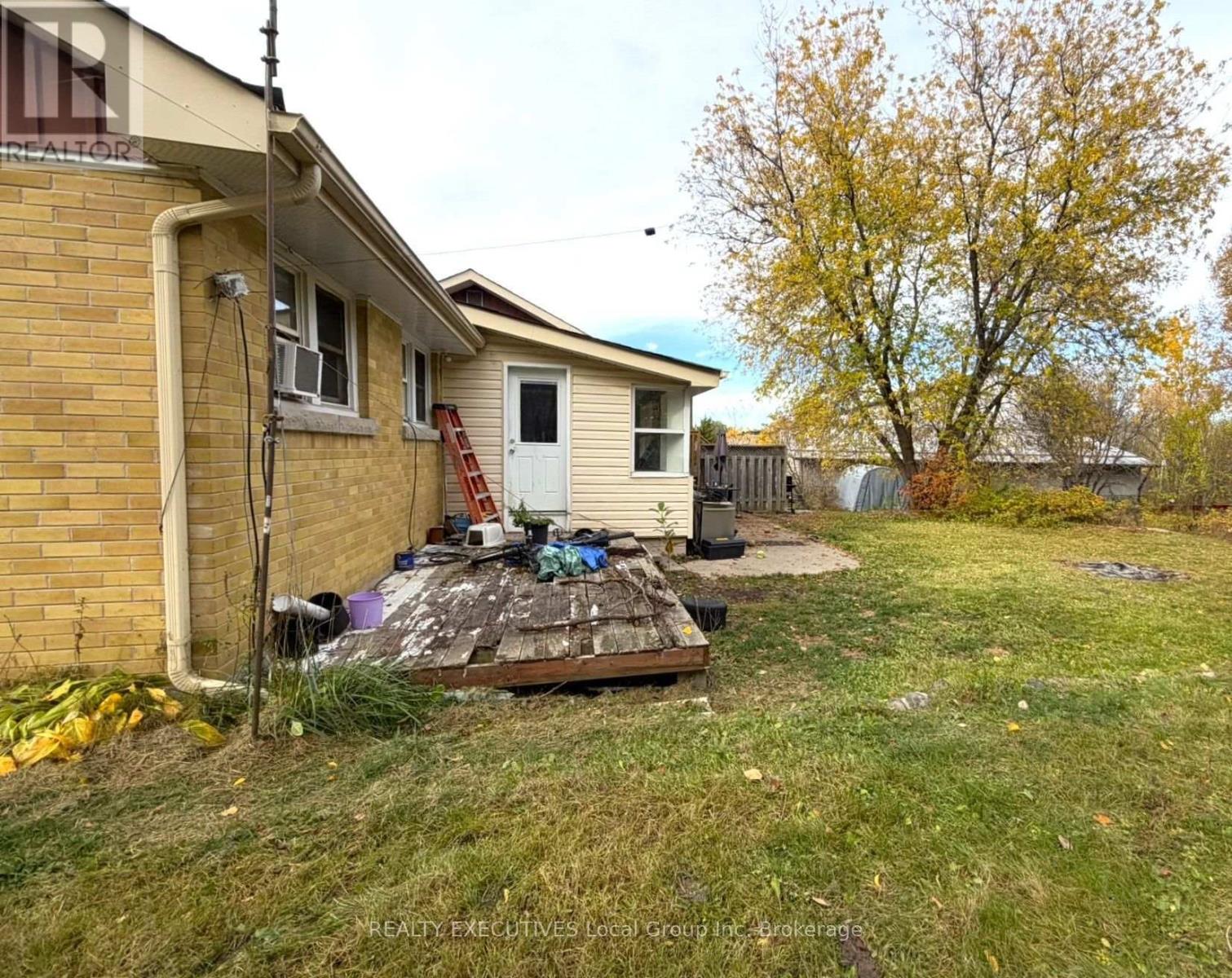 978 Main Street N Property Photo 12