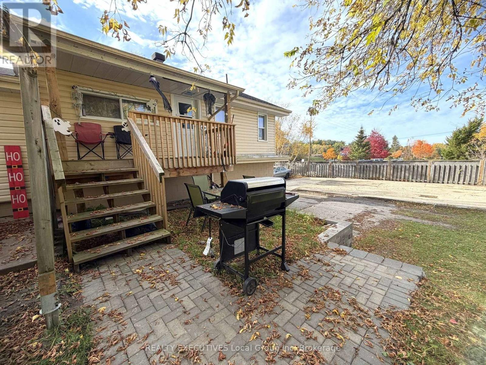 978 Main Street N Property Photo 16
