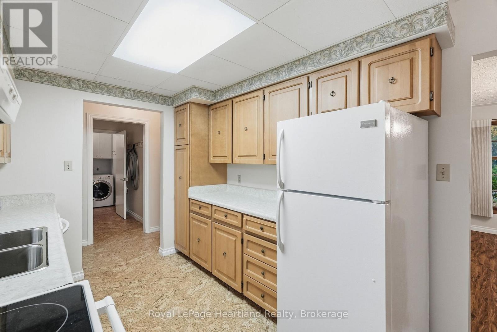 62 King Street N Property Photo 11