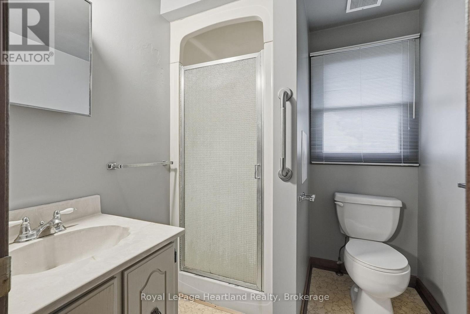62 King Street N Property Photo 26