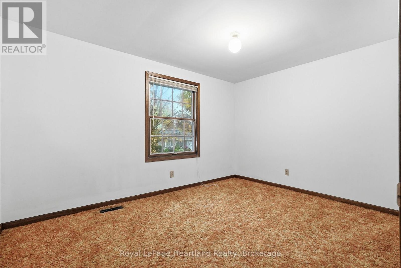 62 King Street N Property Photo 37