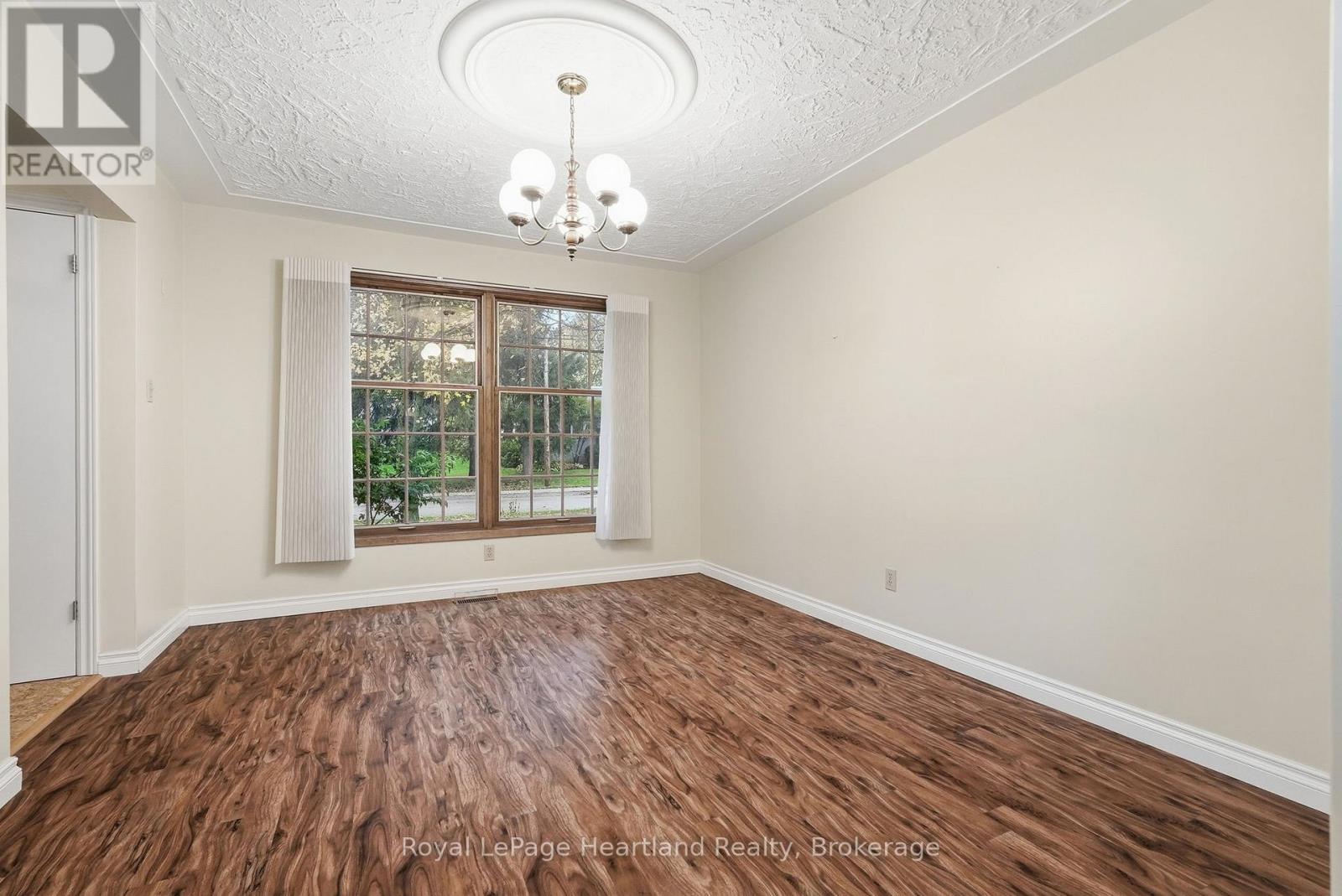 62 King Street N Property Photo 43