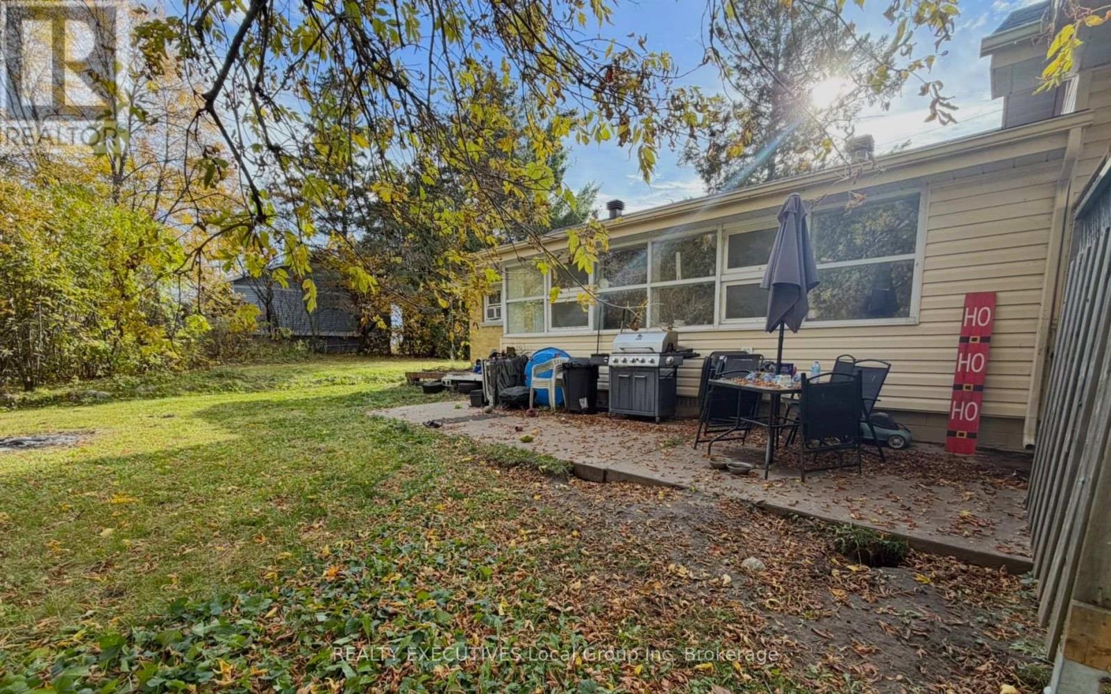 978 Main Street N Property Photo 15