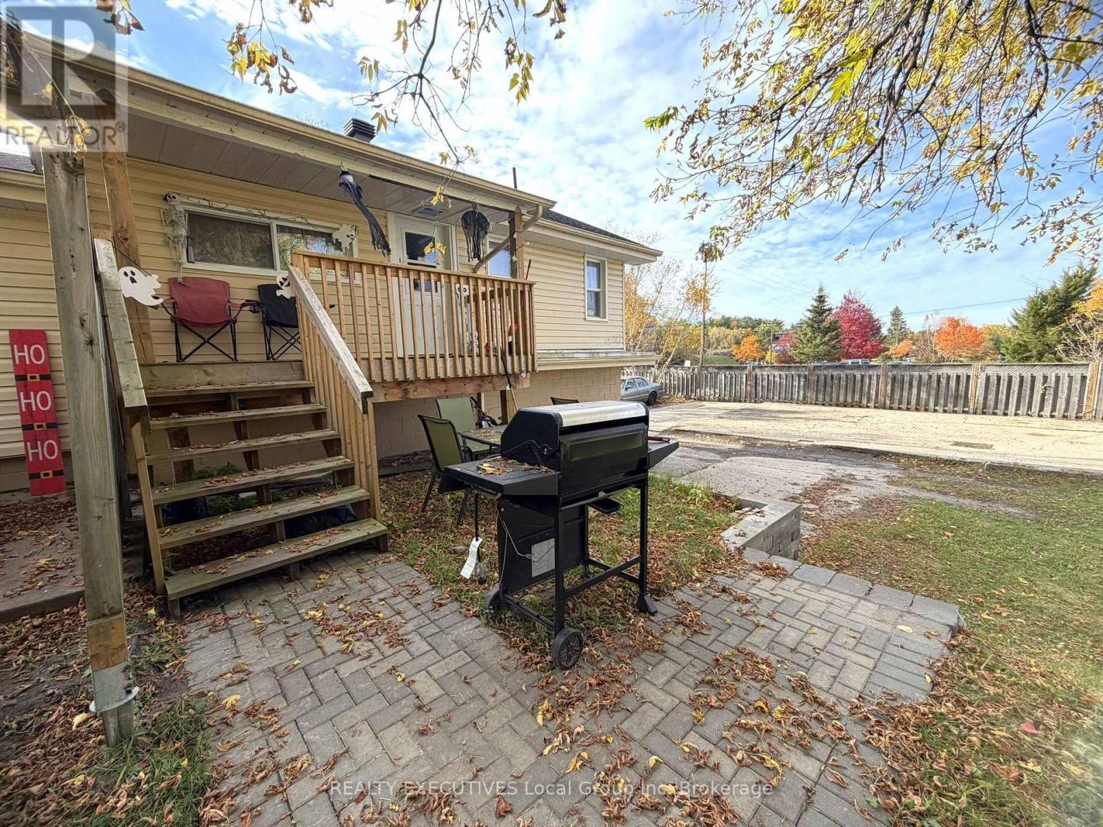978 Main Street N Property Photo 16