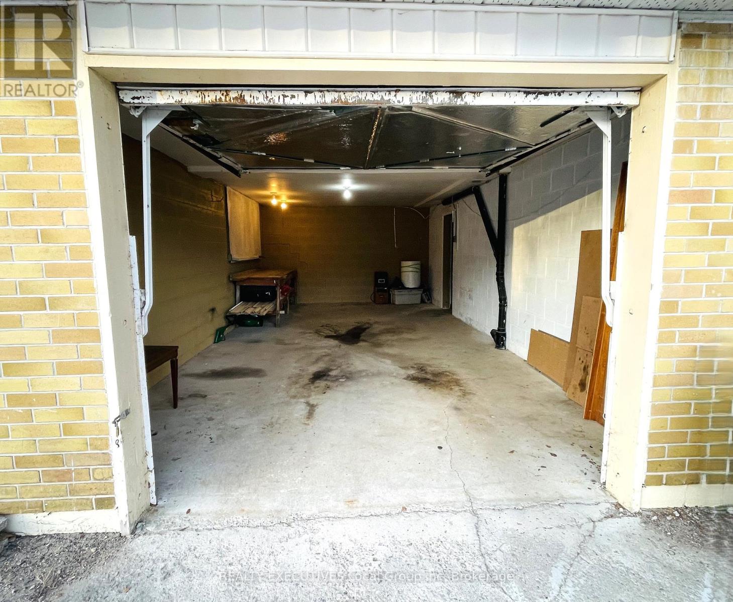 978 Main Street N Property Photo 21
