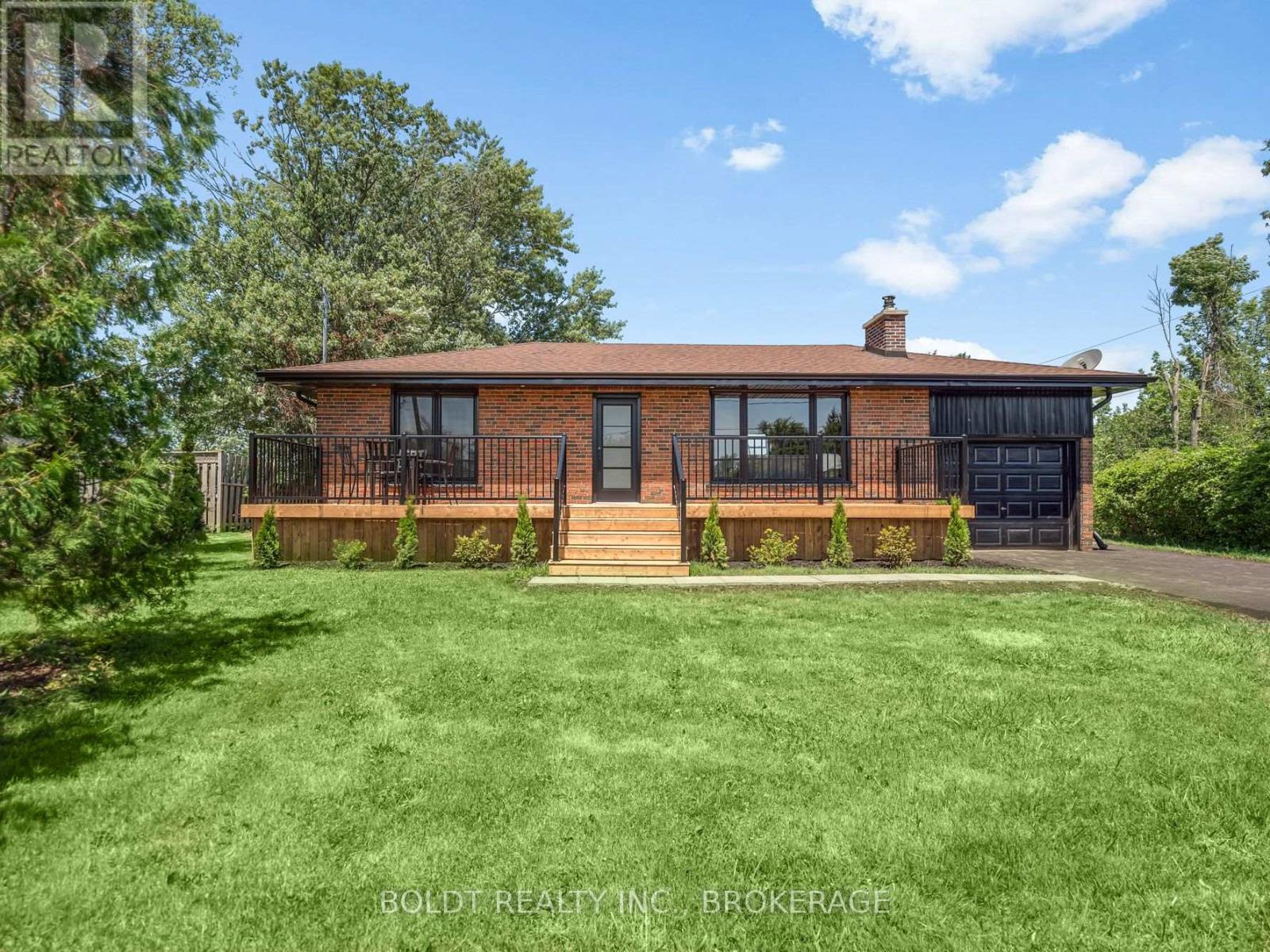 6221 Lyons Creek Road Property Photo 1