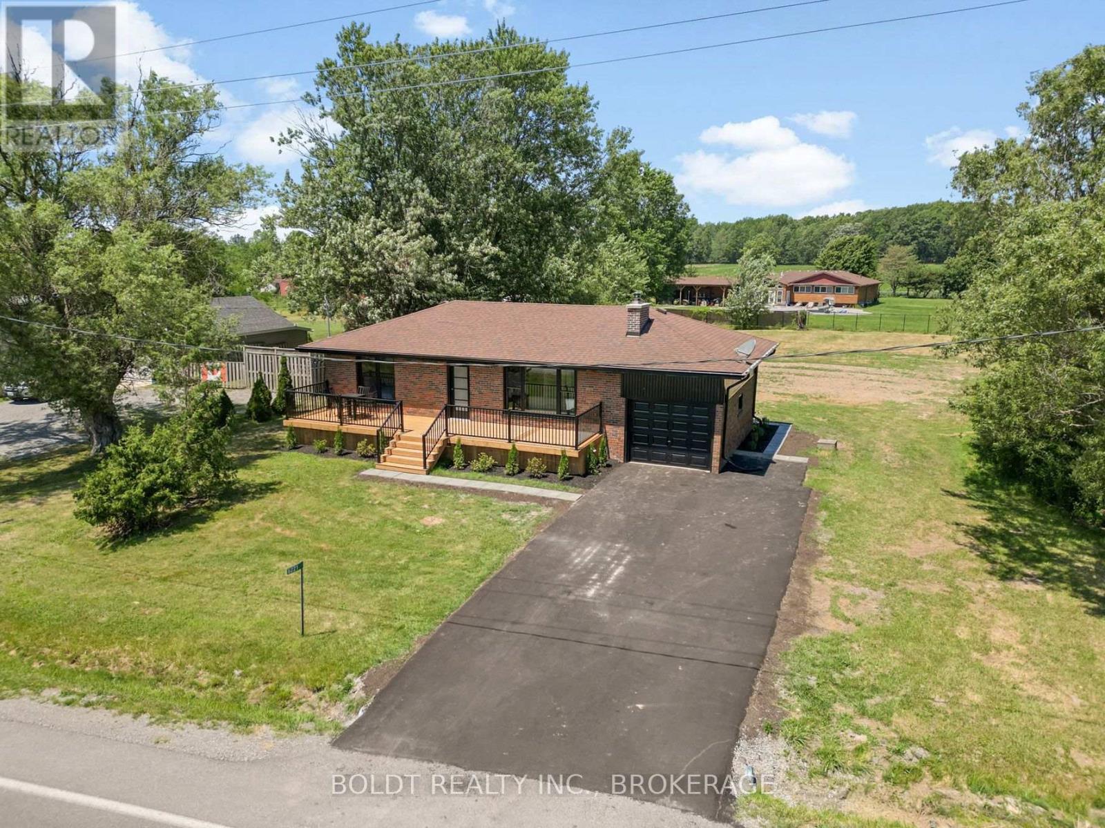 6221 Lyons Creek Road Property Photo 2