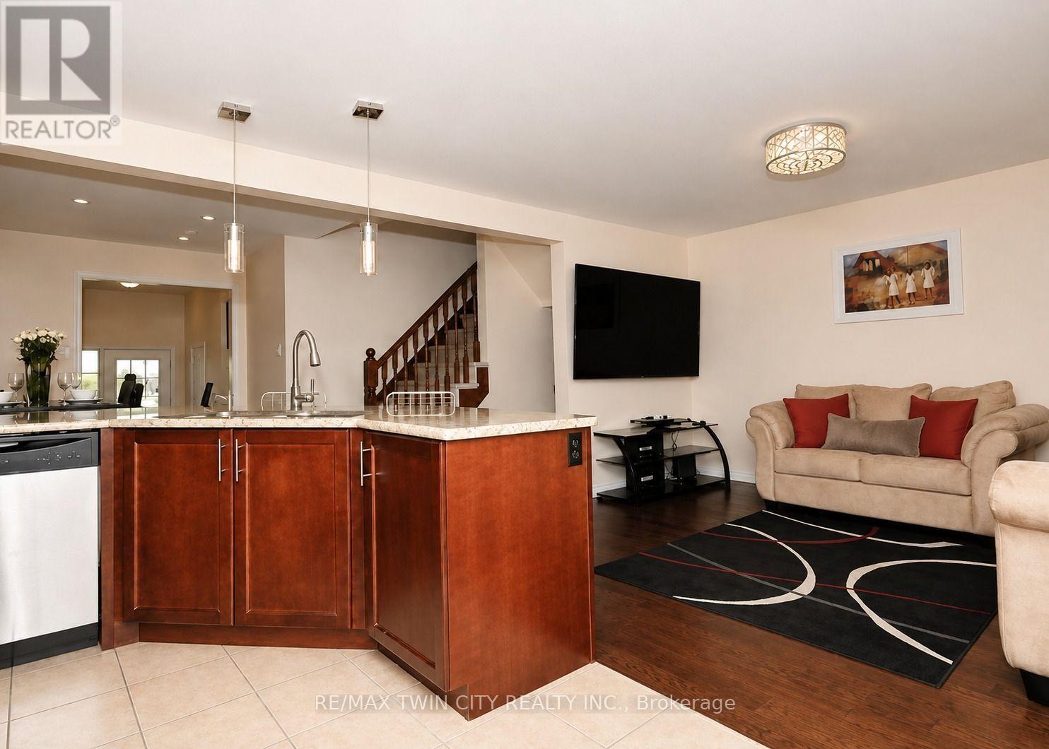 Upper - 78 Glenvista Drive Property Photo 9