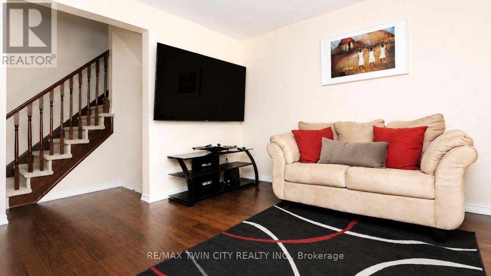 Upper - 78 Glenvista Drive Property Photo 14