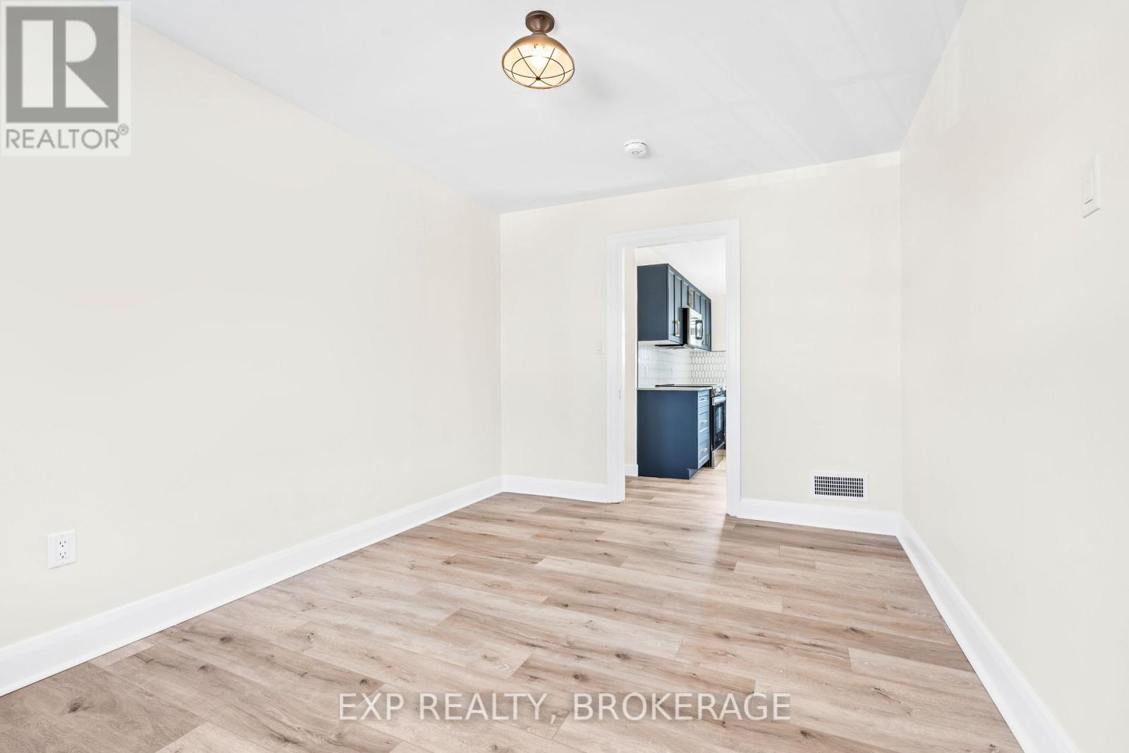 493 College Street Property Photo 23