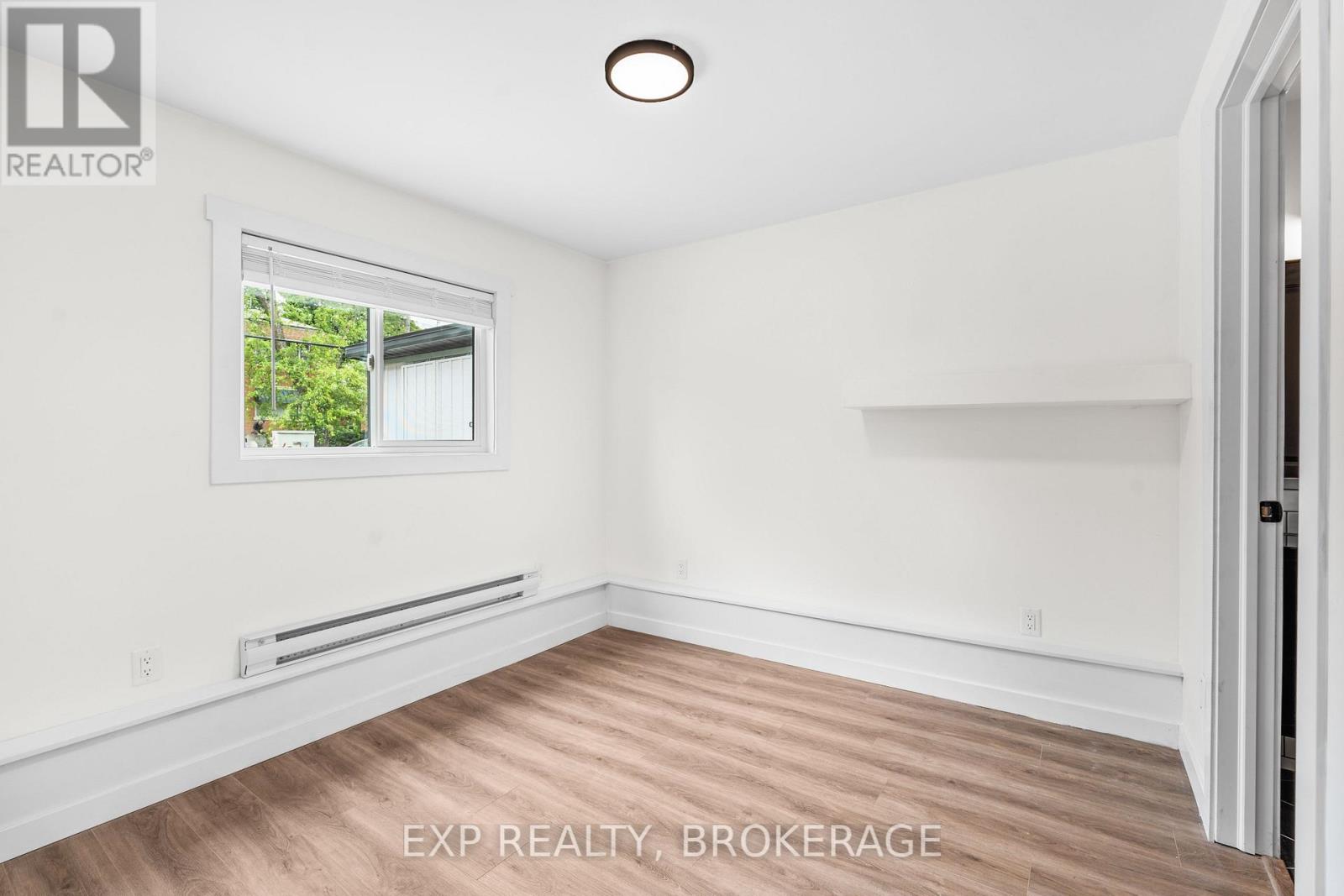 493 College Street Property Photo 40