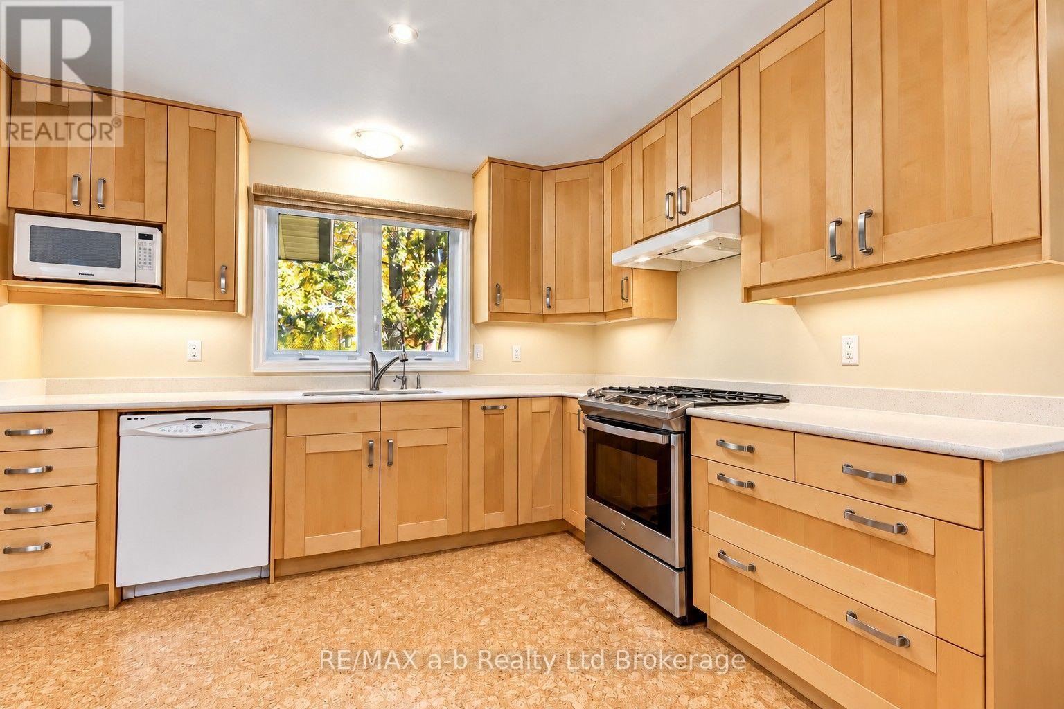 36067 Third Line Property Photo 15