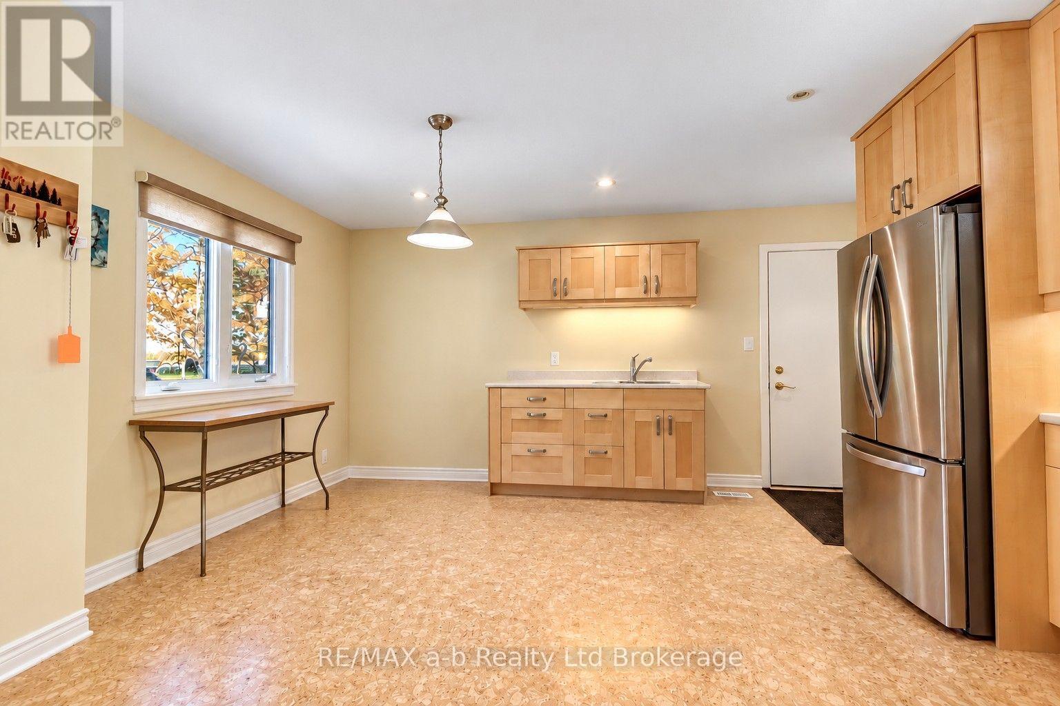 36067 Third Line Property Photo 20