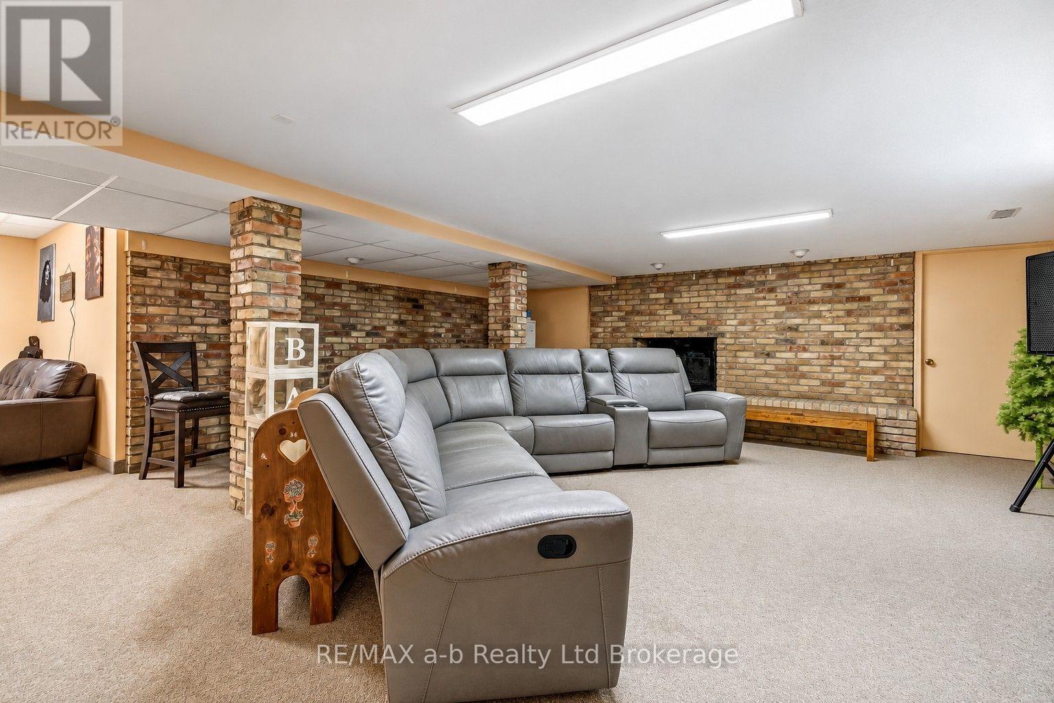 36067 Third Line Property Photo 28