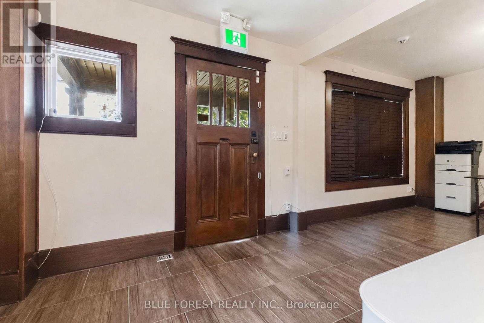 362 Wharncliffe Road S Property Photo 5