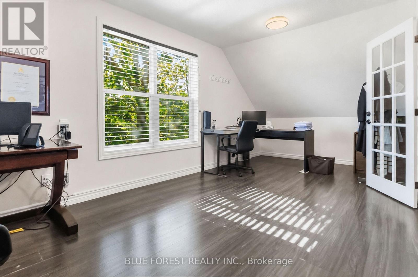 362 Wharncliffe Road S Property Photo 11
