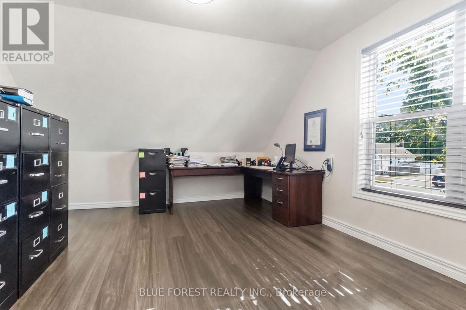 362 Wharncliffe Road S Property Photo 12