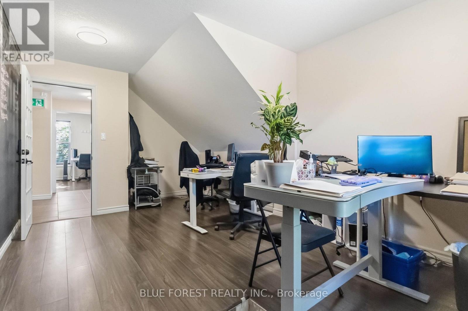 362 Wharncliffe Road S Property Photo 15