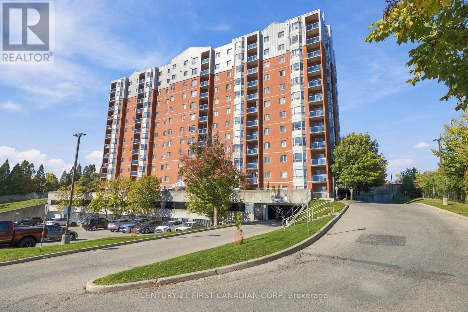 1005 - 30 CHAPMAN COURT Property Photo 1