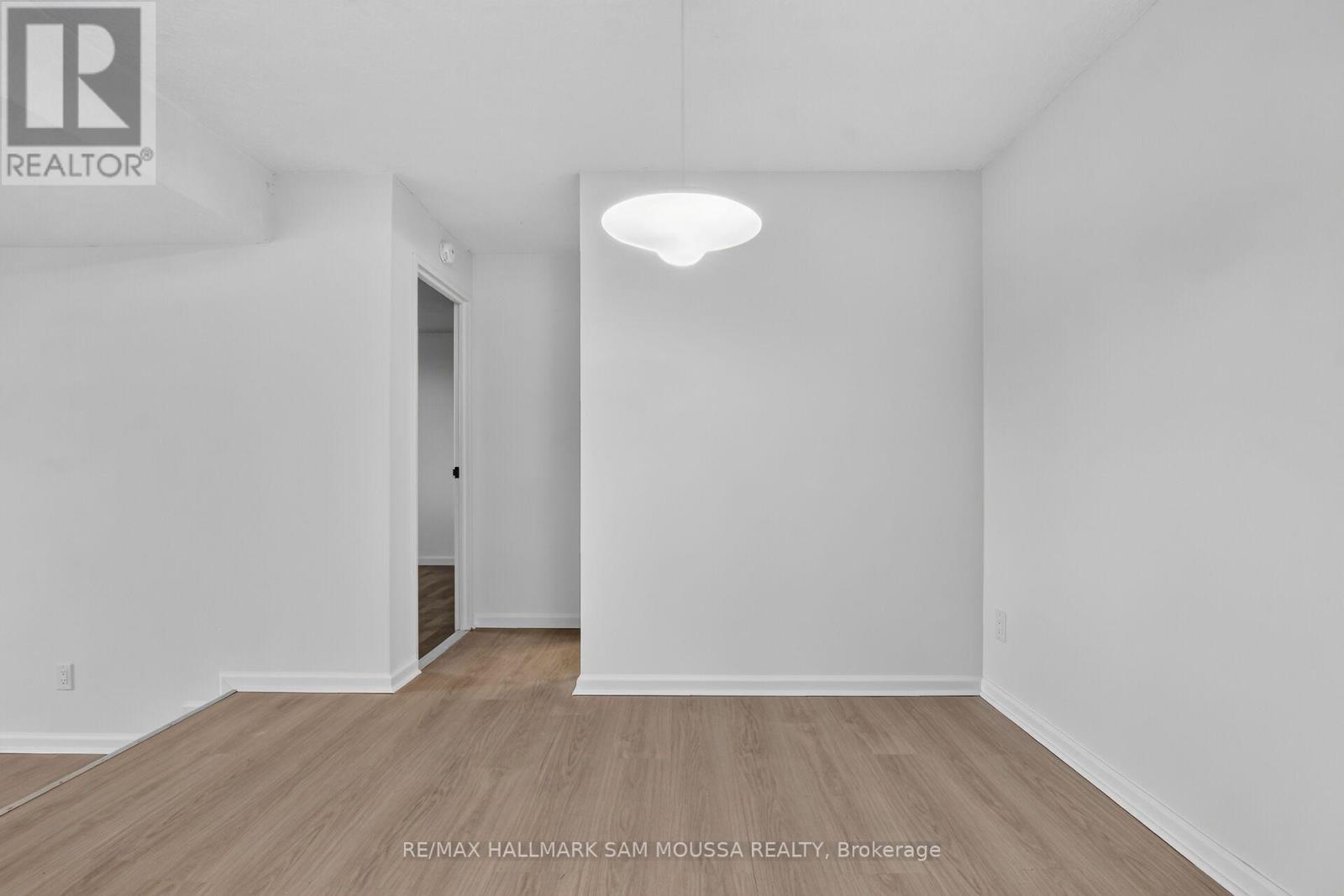 1309 - 1171 Ambleside Drive Property Photo 11